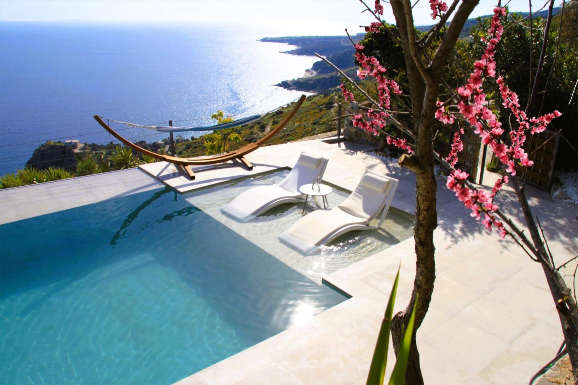 Anemos Luxury Villas 罗达奇诺 外观 照片